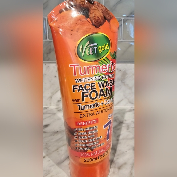 Veet Gold Turmeric Face Wash Foam + Carrot - Picture 6 of 6